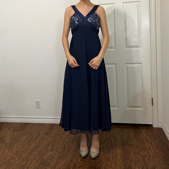 Navy Blue Maxi Dress with Sequin & Beading Detail Size 6 - Picture 4 of 8